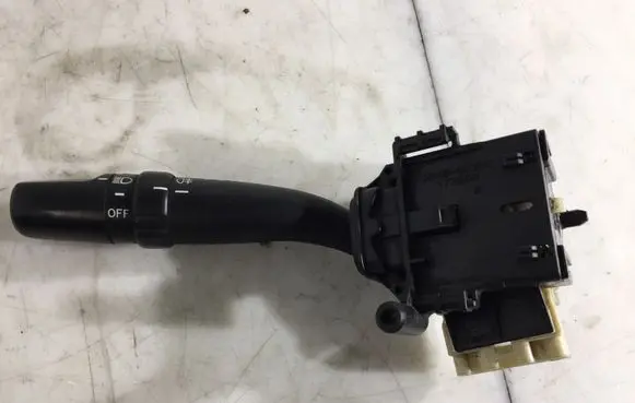 Toyota Avensis Verso Indicator stalk 173650