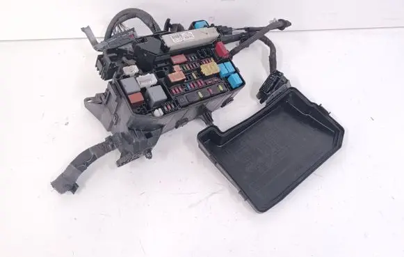 Toyota Prius (XW30) Fuse box set 8264175070 8266247091