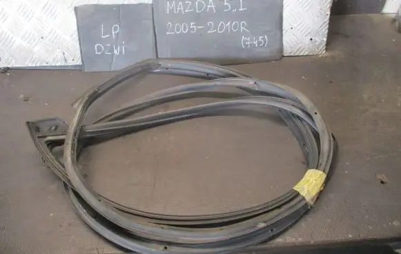Mazda 5 Front door rubber seal 