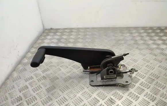 Handbrake/parking brake lever assembly