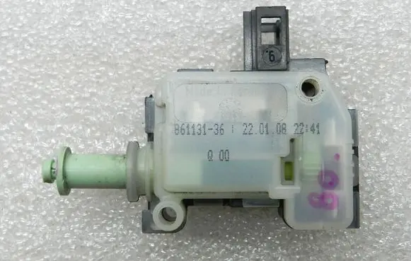 Volvo S80 Fuel tank cap lock motor 31299107 86113136