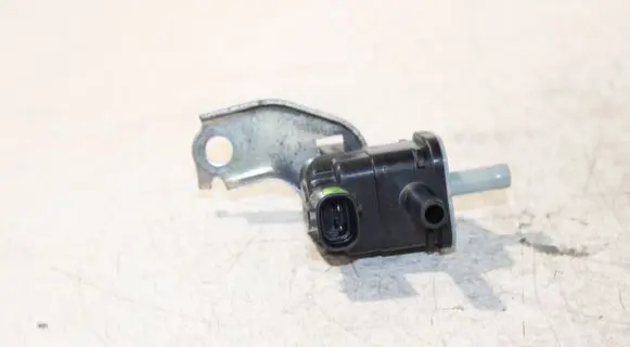 Toyota Auris 150 Turbo solenoid valve 9091012276