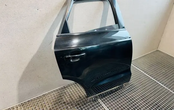 Audi Q3 8U Rear door 
