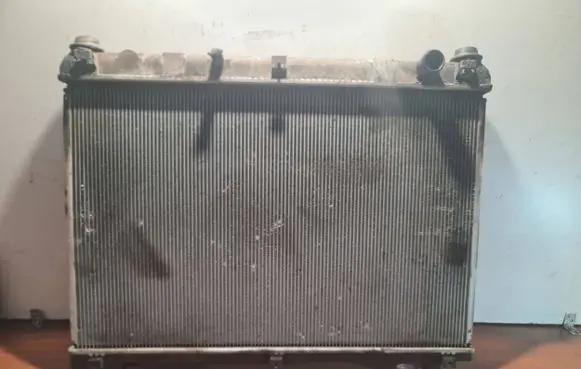 Suzuki Grand Vitara II Coolant radiator