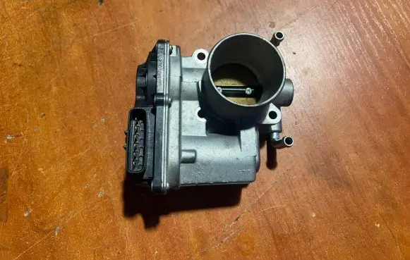 Suzuki Splash Throttle valve 6L0 1660701 0052