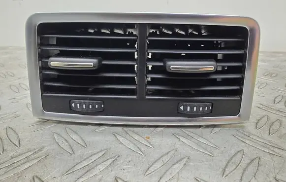 Audi Q7 4L Rear air vent grill 4L0819203