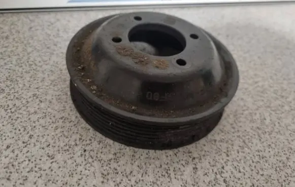 BMW 5 E39 Water pump pulley 1436590