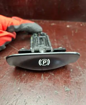 Mercedes-Benz Vito Viano W639 Hand brake release handle A6394270012