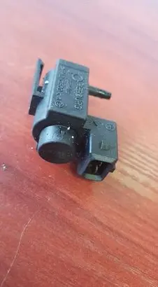 BMW 5 E60 E61 Vacuum valve 1742712