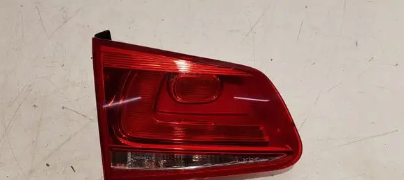 Volkswagen Touareg II Tailgate rear/tail lights