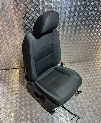 Volkswagen Golf VII Front passenger seat VW24889