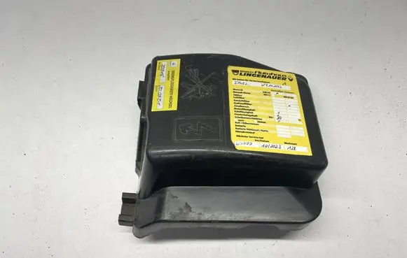 Renault Clio IV Fuse box cover 243826085R