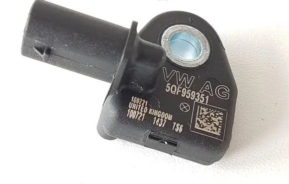 Seat Ibiza V (KJ) Airbag deployment crash/impact sensor 5QF959351 180721 100721