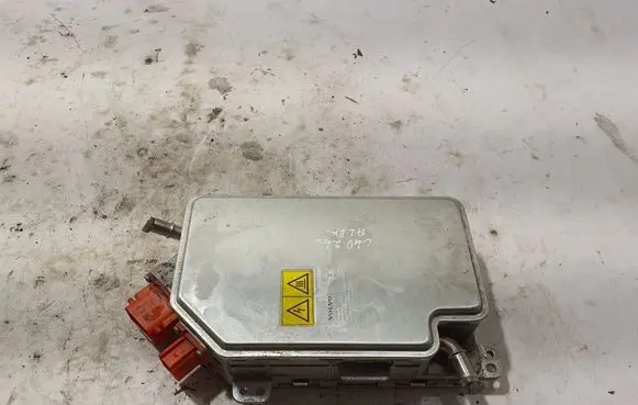 Voltage converter inverter