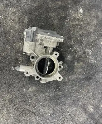 Opel Astra J Throttle body valve 55564164