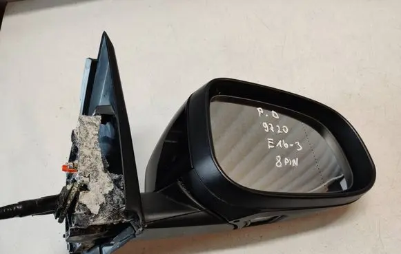 Volvo S60 Front door electric wing mirror 3304940