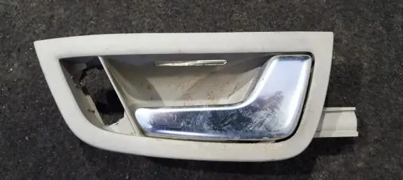 Audi A8 S8 D3 4E Rear door interior handle 4e0837020