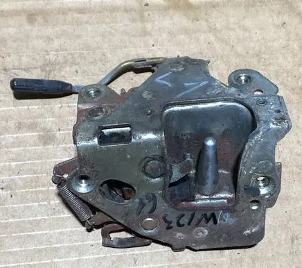 Mercedes-Benz W123 Front door lock 