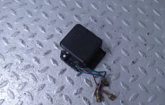 Rolls-Royce Silver Shadow Window control relay UD18370