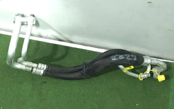 Tesla Model Y Air conditioning (A/C) pipe/hose 162591099B