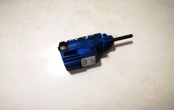 Volkswagen PASSAT B5.5 Brake pedal sensor switch 8e0927189 19322005