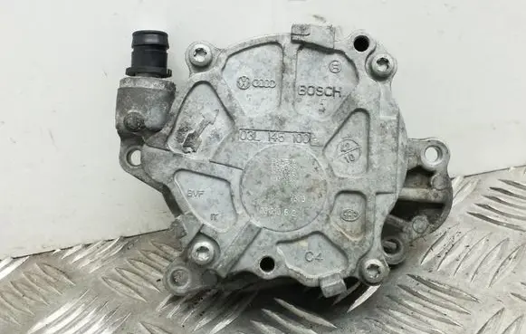 Volkswagen PASSAT B7 Vacuum pump 03L145100F