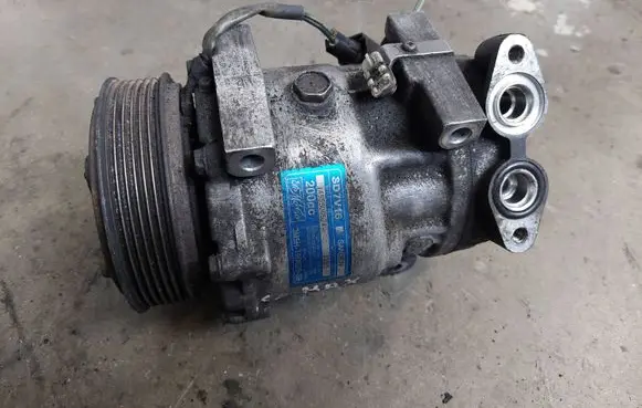 Ford Focus C-MAX Air conditioning (A/C) compressor (pump) 3M5H19D629SB