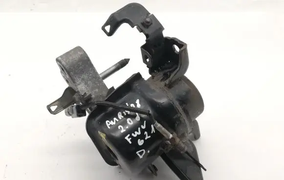 Toyota Auris 150 Engine mount bracket