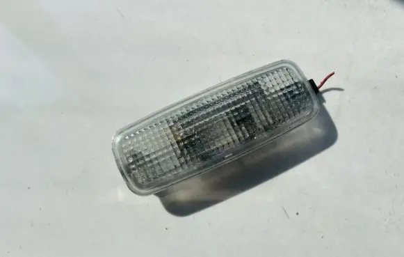 Audi A6 S6 C5 4B Other interior light 8l0947105a