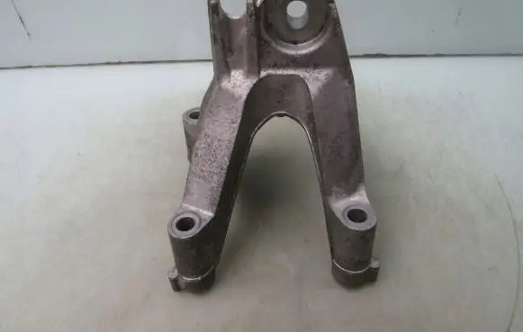Mazda CX-60 Engine mounting bracket