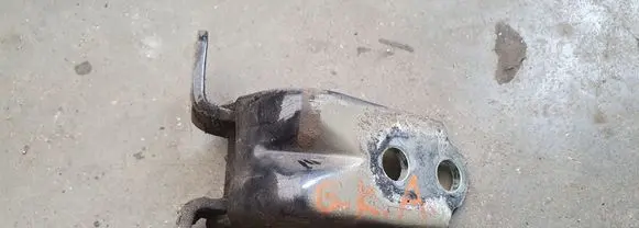 Subaru Tribeca Rear door lower hinge