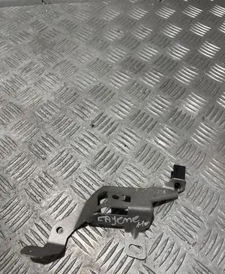 Porsche Cayenne (92A) Horn signal holder/bracket 7P5951193