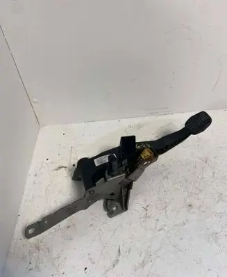 Volvo V50 Clutch pedal 30760723 8N517B633CA