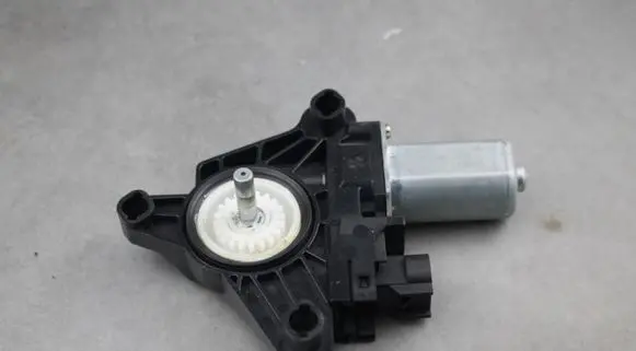 Fiat 500X Rear door window regulator motor C37707100 GB558LA SN885514