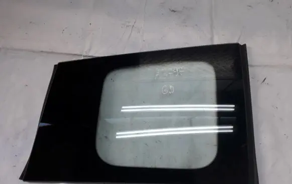 Mazda 5 Rear side window