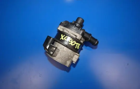 Volvo XC90 Electric auxiliary coolant/water pump 31338384 70136055C