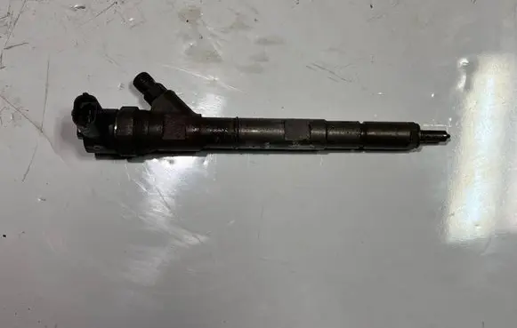 Hyundai H-1, Starex, Satellite Fuel injector 0445110 338004A000