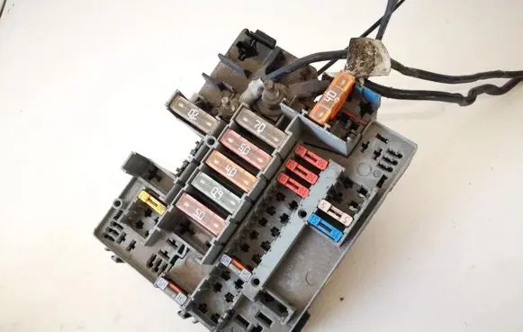 Peugeot Partner Fuse box set 9628024480