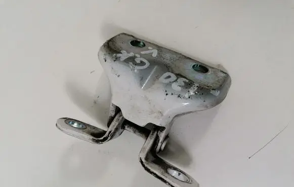 Hyundai i30 Rear door upper hinge