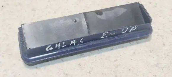 Quarter panel pressure vent