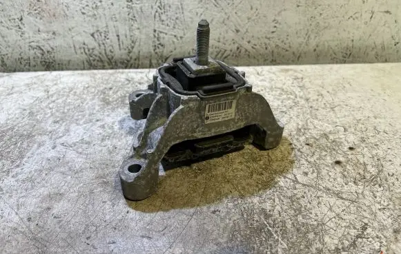 Mini Cooper Countryman R60 Gearbox mount 6784355 G2245000 6862351