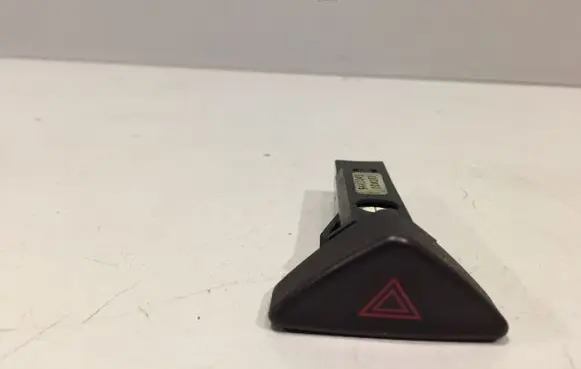 Volvo V70 Hazard light switch 9441045 00W291