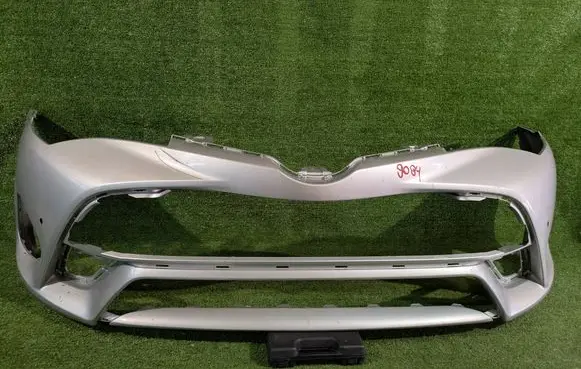 Toyota Avensis T270 Front bumper 5211905230