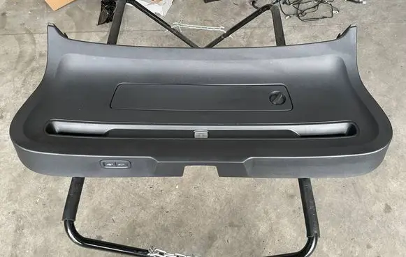 Volvo XC40 Tailgate trim 30747056