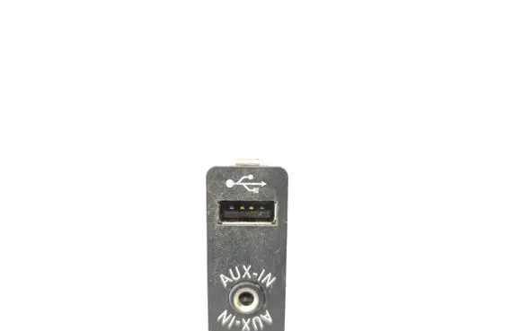BMW 5 F10 F11 AUX in-socket connector 9237653