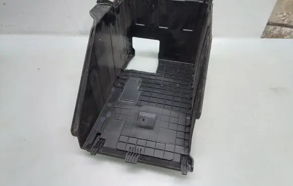 Battery box tray
