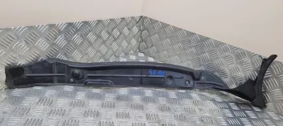 Audi Q7 4L Fender end trim 4L0821112