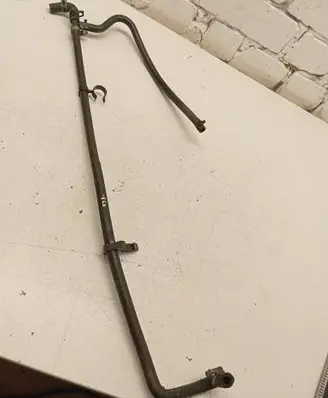 Engine coolant pipe/hose