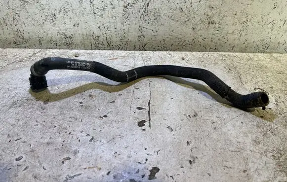 Engine coolant pipe/hose