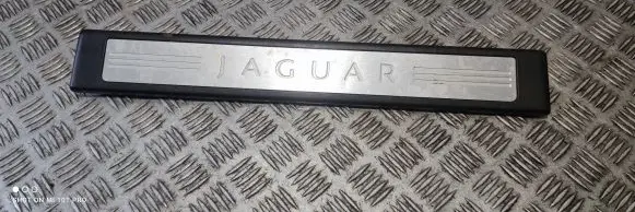 Jaguar XF X250 Front sill trim cover 8X2313201